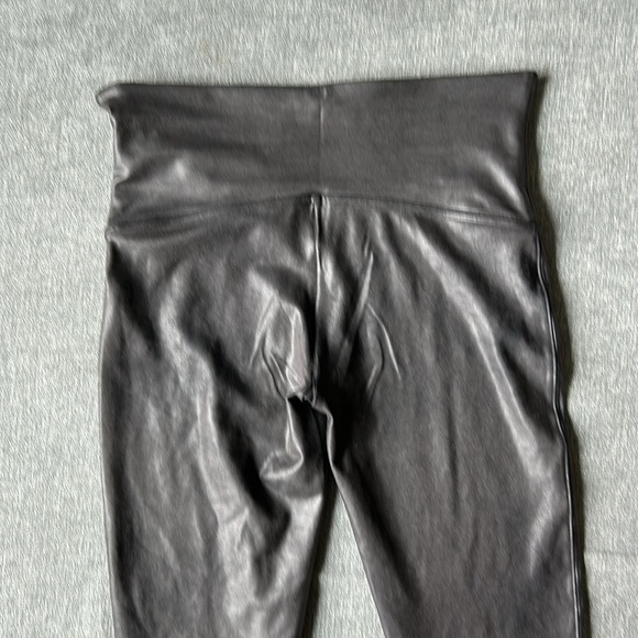 🆕 NWT SPANX Faux Leather Leggings - Picture 11 of 11